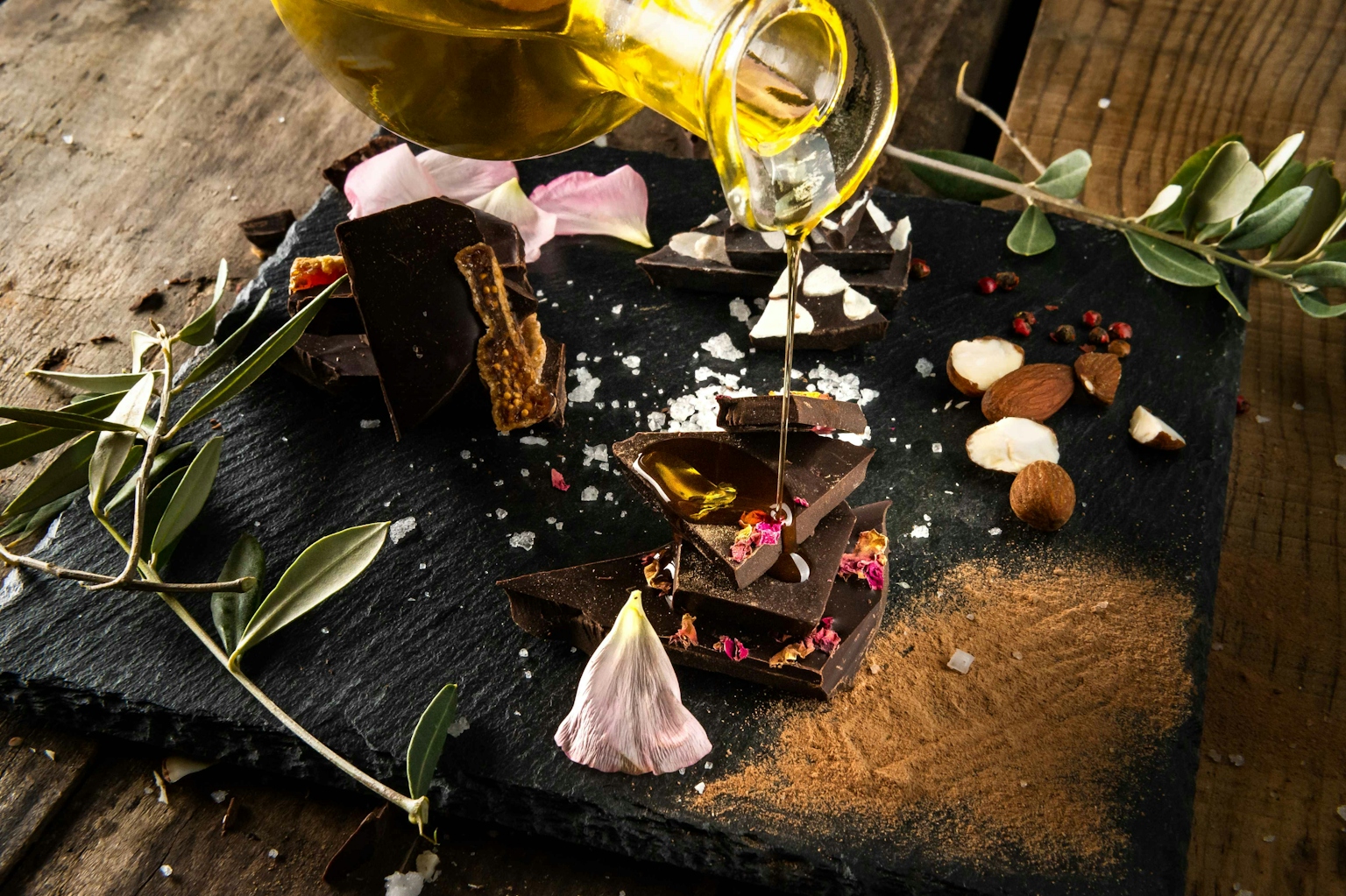 Tamna čokolada s maslinovim uljem i suhom smokvom 50g  - Aura